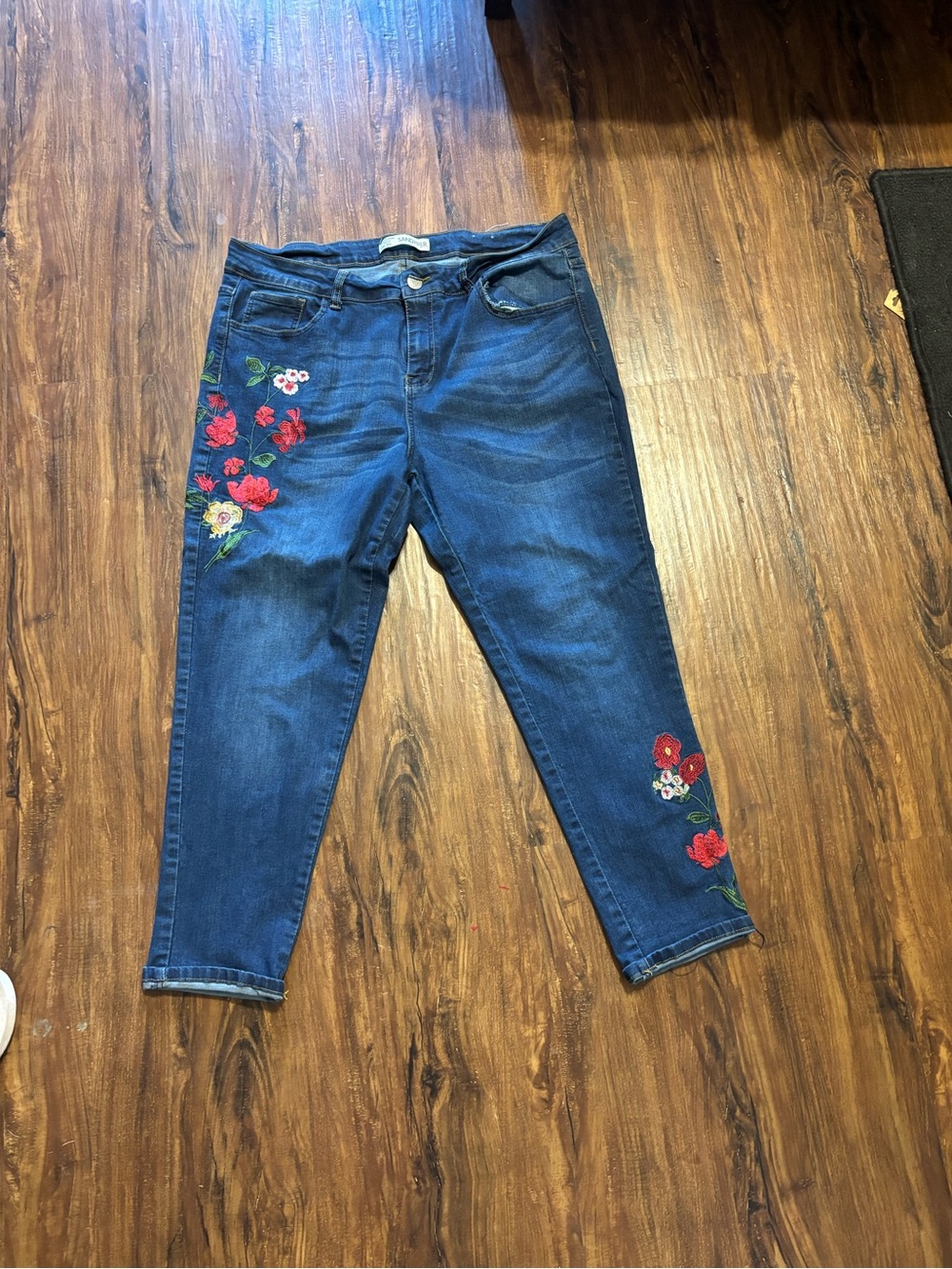 Embroidered Dark Blue Ankle Jeans with Red Floral Detail